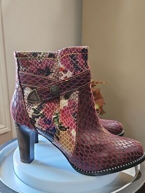 L'artiste By Spring Step Burgundy Floral Snake-Print Ankle Booties